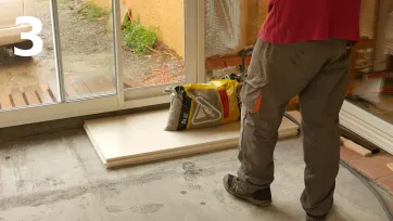 Lestage du premier panneau