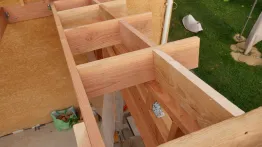 Appuis des aboutages sur les lisses hautes du mur