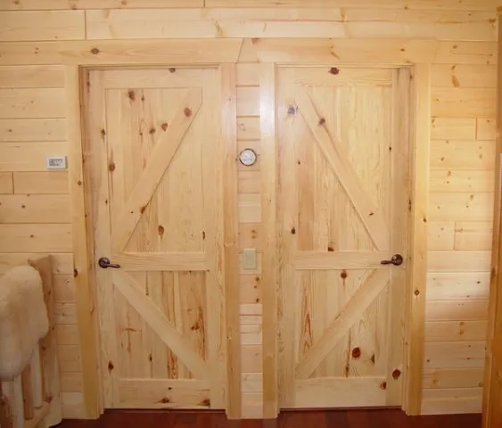 Porte en pin blanc