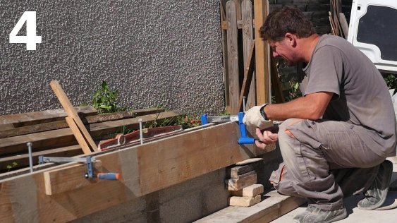 Pose des serre-joints pour le serrage définitif