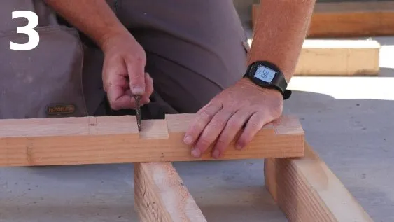 Ajustage des rainures avec une lime